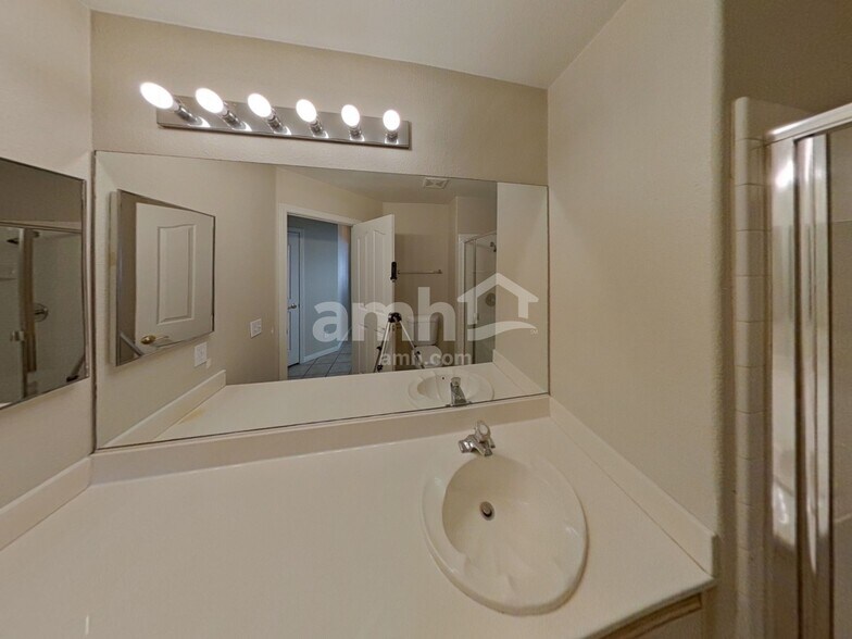 Building Photo - 2696 Pala Dura Dr