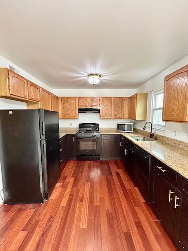 Building Photo - 9 Long Green Ct