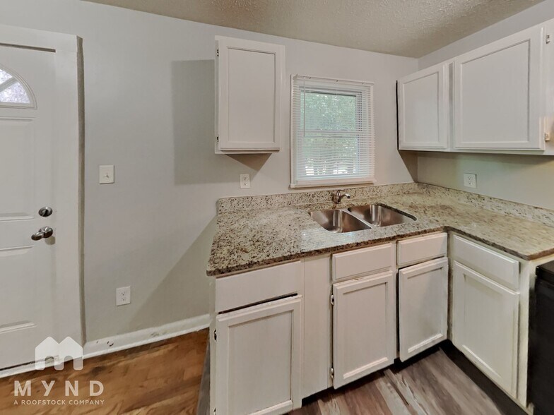 Building Photo - 829 Bonneville Terrace NW