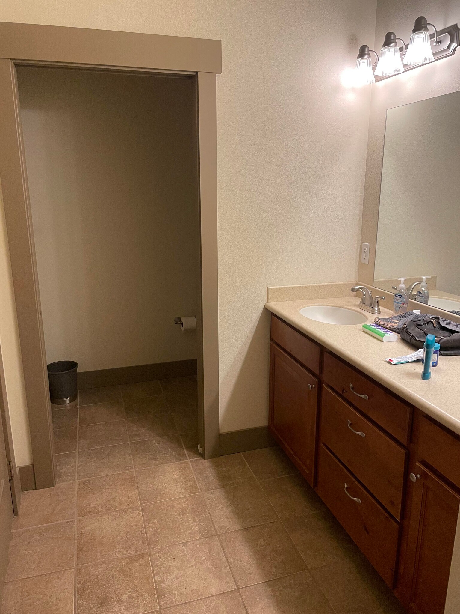 Building Photo - 504 Silverleaf Dr