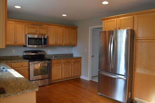 Building Photo - 808 Shakertown Way