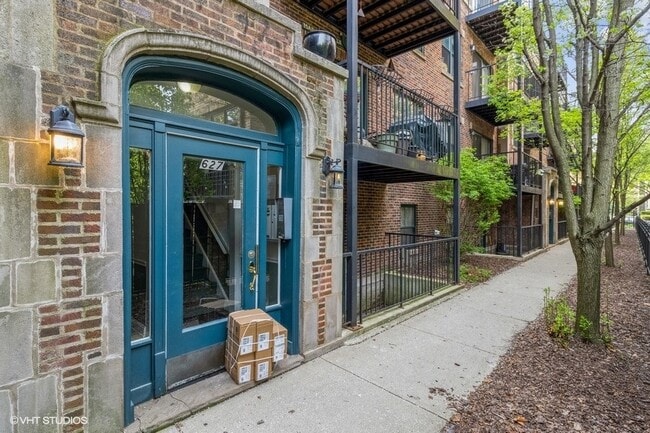 Primary Photo - 627 W Arlington Pl