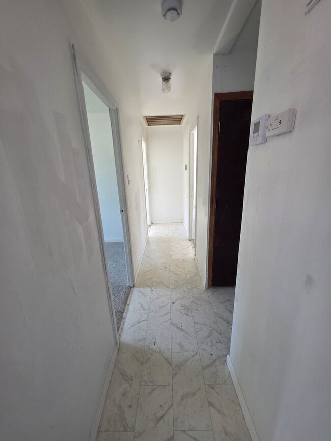 Building Photo - Nice 4bed/1bath home