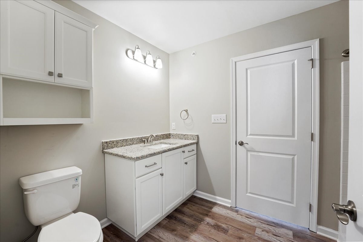 Building Photo - 552 Creek Rd