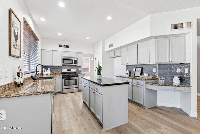 Building Photo - 11530 W Palm Brook Dr