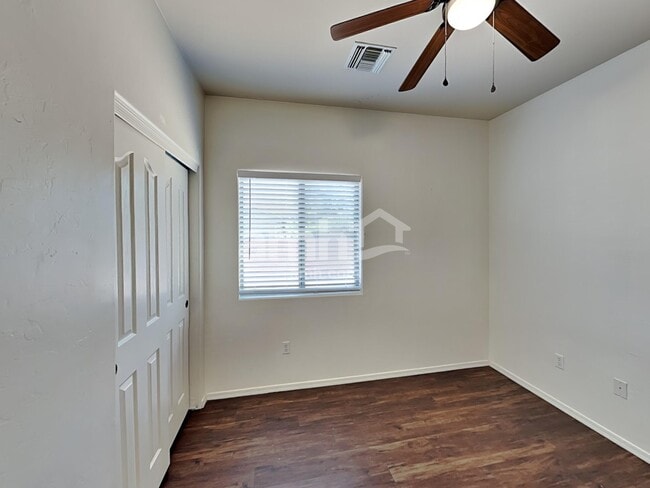 Building Photo - 7626 E Shadybrook Ln