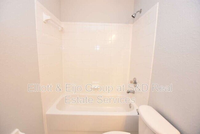 Building Photo - 1615 Laurel Meadows Dr
