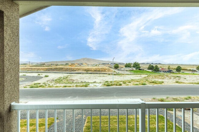 Building Photo - Great West Richland Location