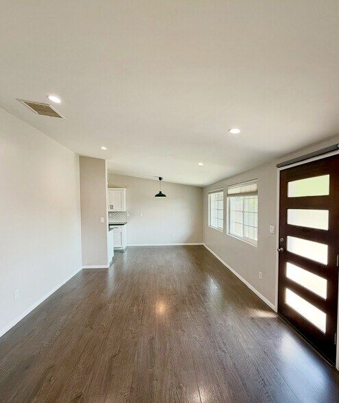Building Photo - 11714 Sproule Ave