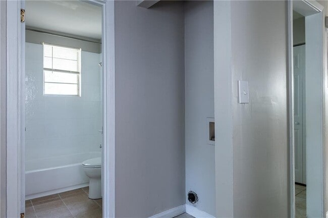 Building Photo - 3527 Bolfair Dr NW