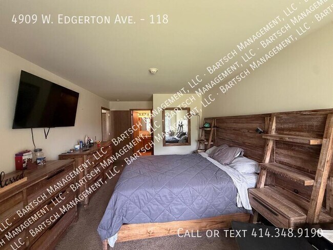 Building Photo - 4909 W Edgerton Ave