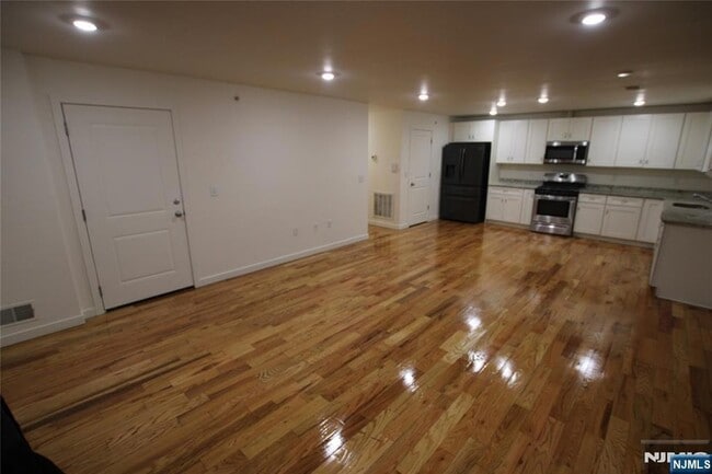 Building Photo - 100 Grove Terrace