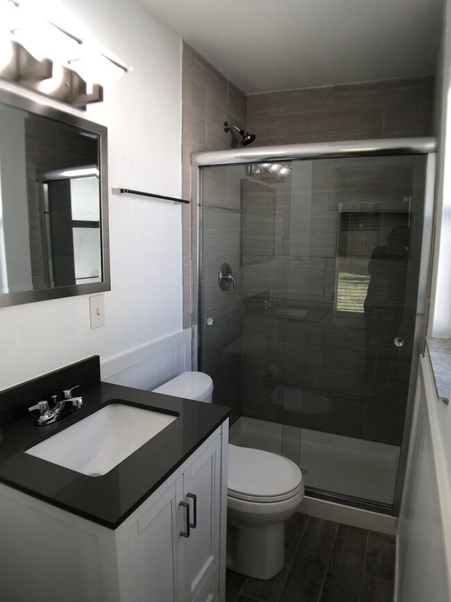 Building Photo - Countryside Cutie