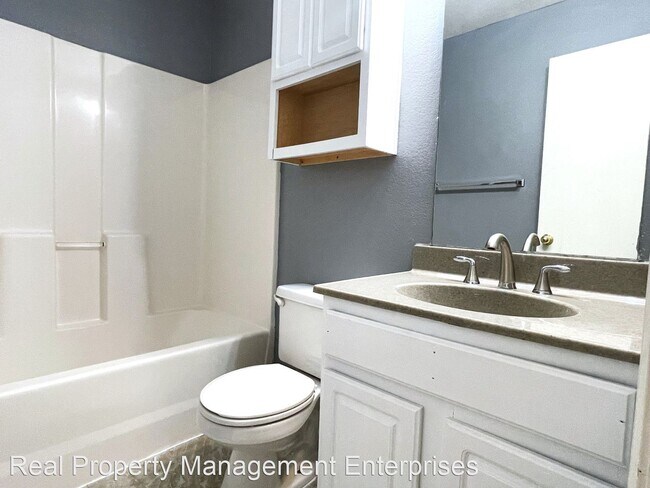 Building Photo - 3 br, 2 bath House - 15601 Acacia Rd