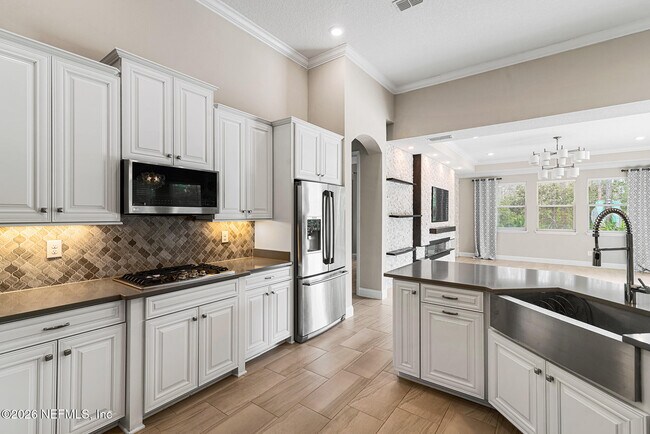 Building Photo - 126 Brasilla Ave