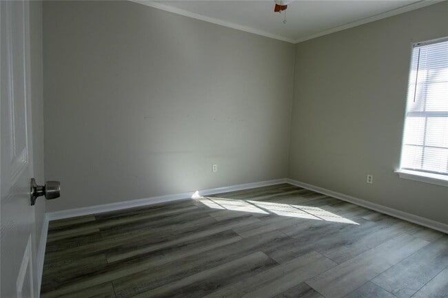 Building Photo - 218 E Hunnicutt St