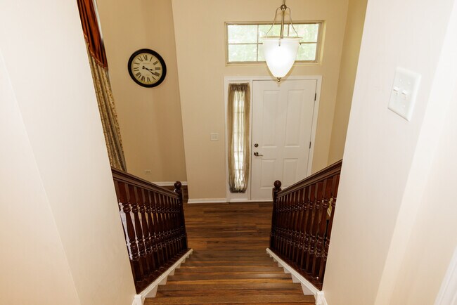 Building Photo - 516 Grosvenor Ln