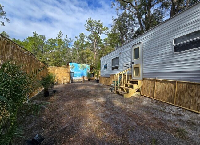 Building Photo - 15634 SW 41st Street Rd