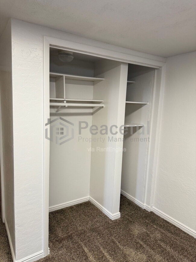 Building Photo - 2009 W Celia Way