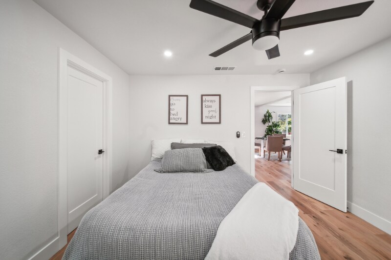 Building Photo - 610 Nestora Ave