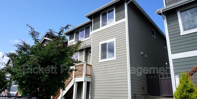 Building Photo - 2537 Filbert Ave