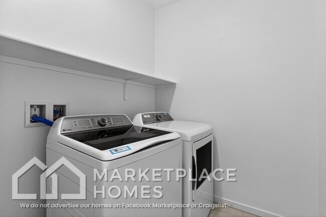 Building Photo - 2650 Marlette Ave