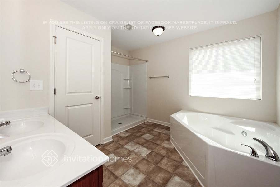 Building Photo - 1756 Logan Ridge Cir