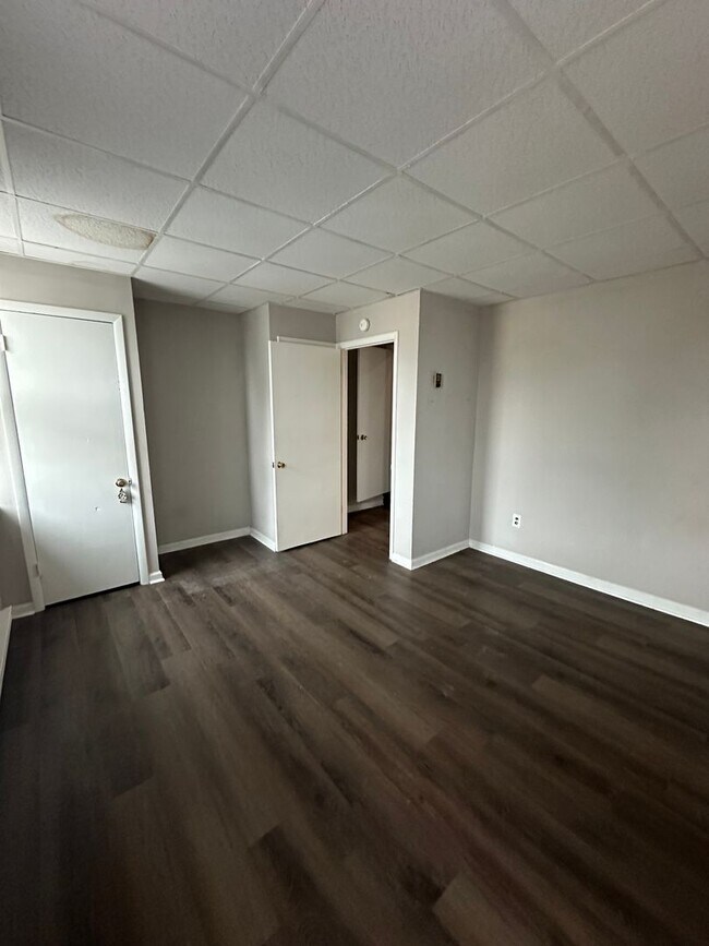 Building Photo - 121 Chestnut St