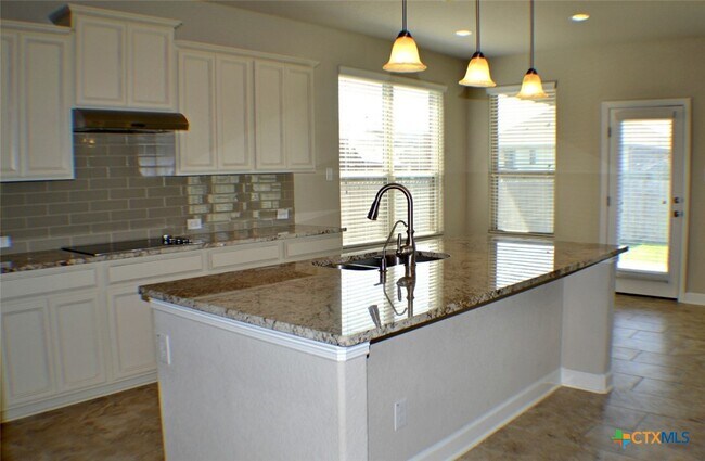Building Photo - 3127 Pinecone Cove