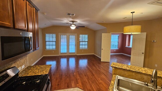 Building Photo - 1310 W Parmer Ln