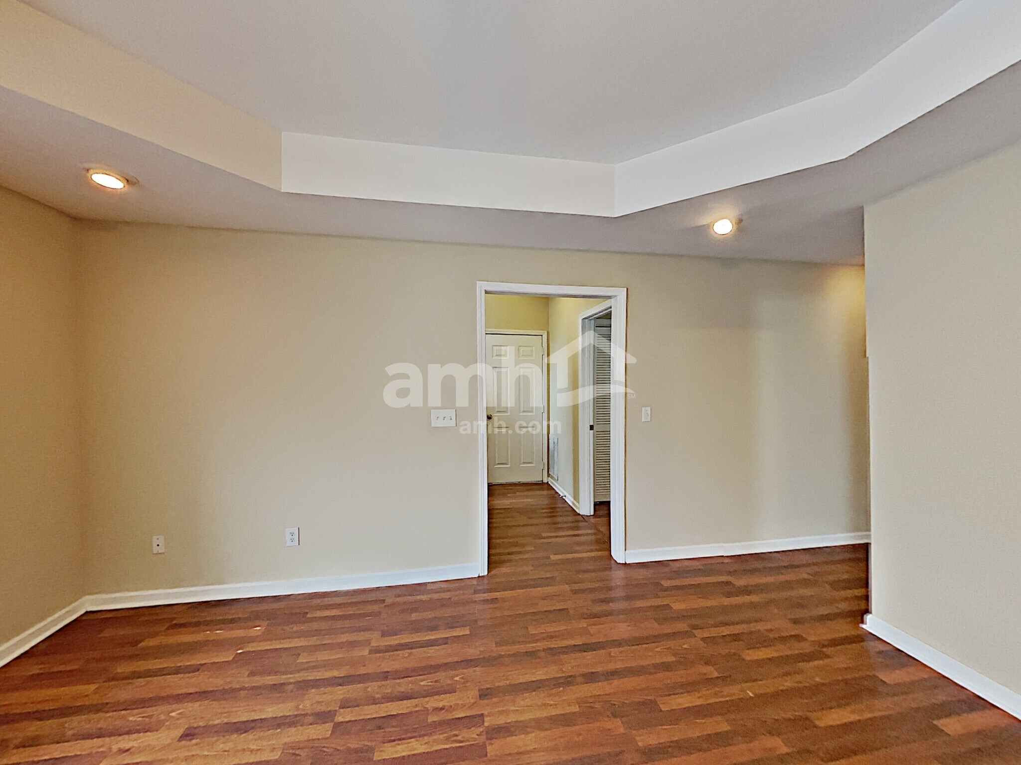 Building Photo - 223 Eagle Glen Way