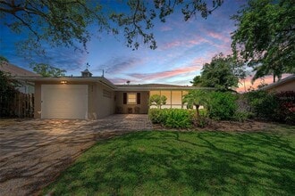 Building Photo - 253 Park Cir S