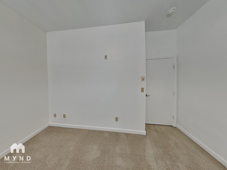 Building Photo - 2222 152nd Ave NE