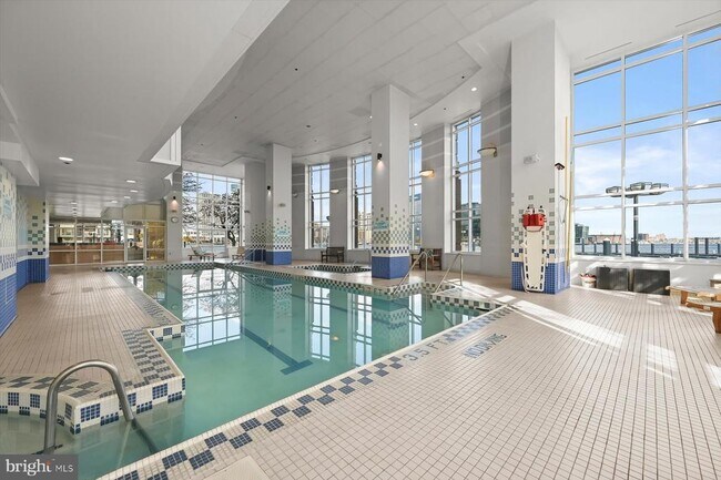 Building Photo - 100 Harborview Dr