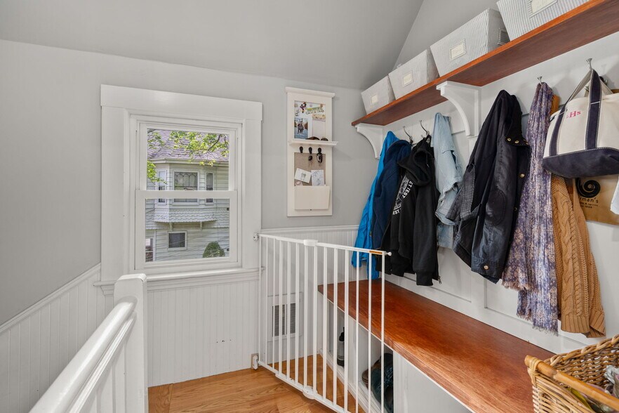 Building Photo - 94 Appleton St