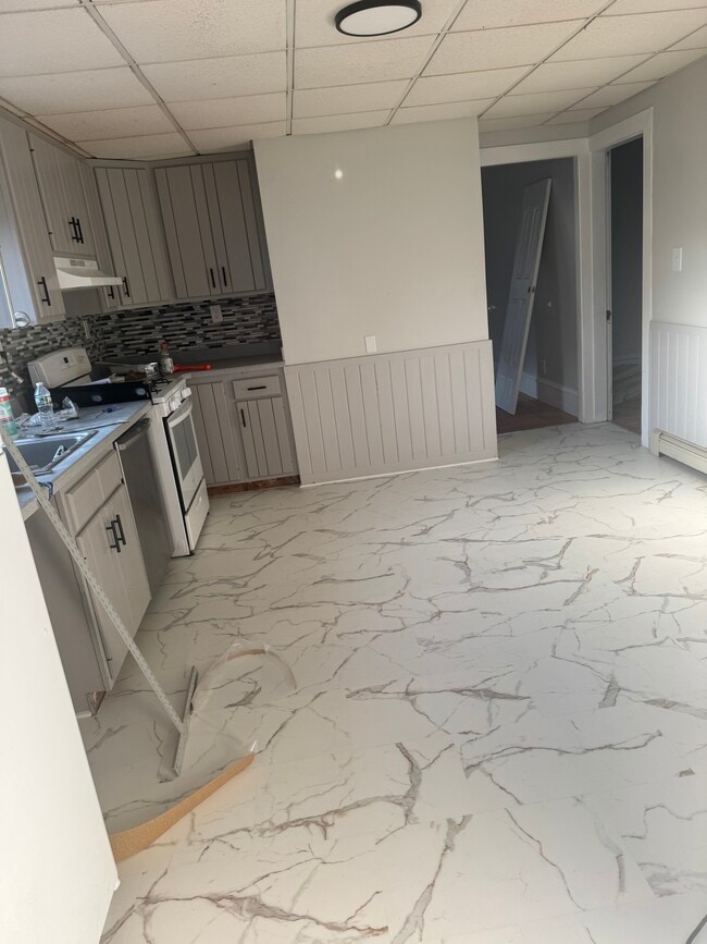 Building Photo - 19 Randall St