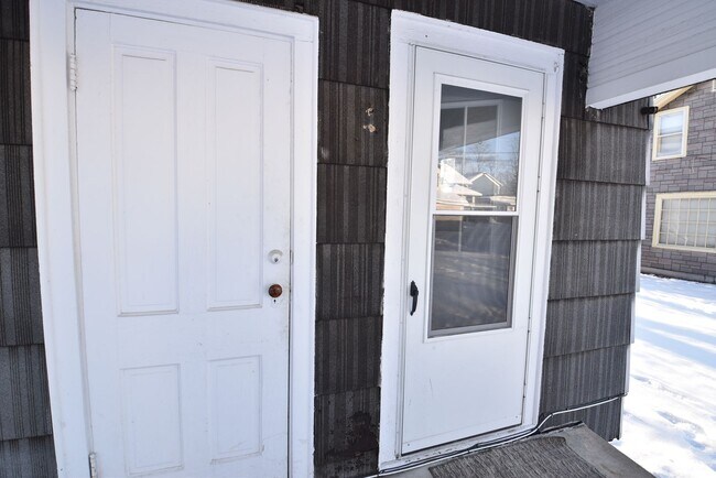 Building Photo - 306 Pennsylvania Ave