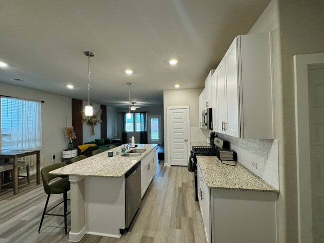 Building Photo - 5608 Madden Ln