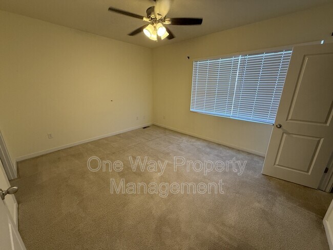 Building Photo - 885 E 98th Ave