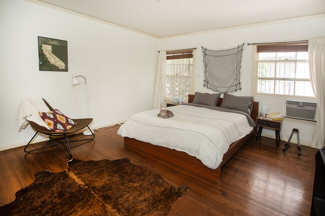 Bedroom - 5968 San Vicente Blvd