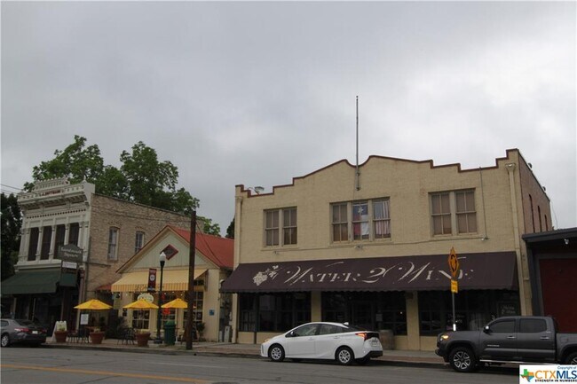 Building Photo - 185 S Seguin Ave