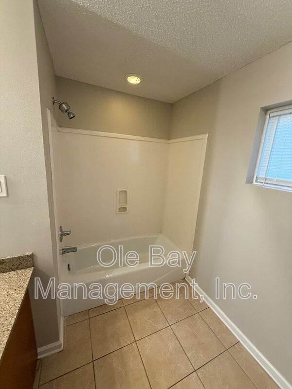 Building Photo - 7225 Bay Rd