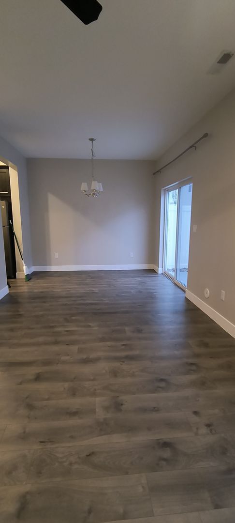 Building Photo - 3 Bedroom 3 Bathroom 2 Car Garage Townhome For rent.