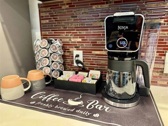 Building Photo - 3012 Grand View Ave