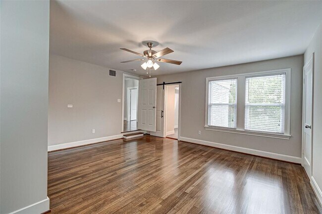 Building Photo - 2420 Huldy St