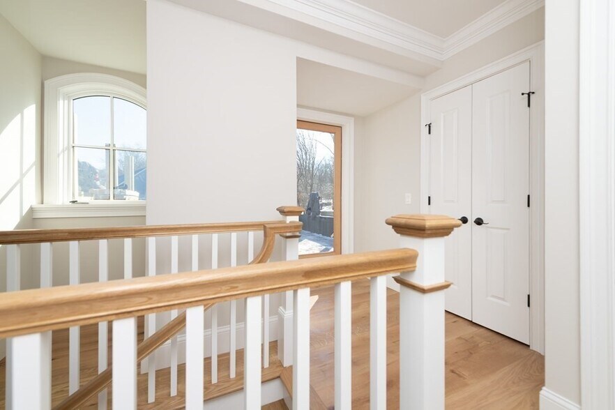 Building Photo - 106 Forest Hills St