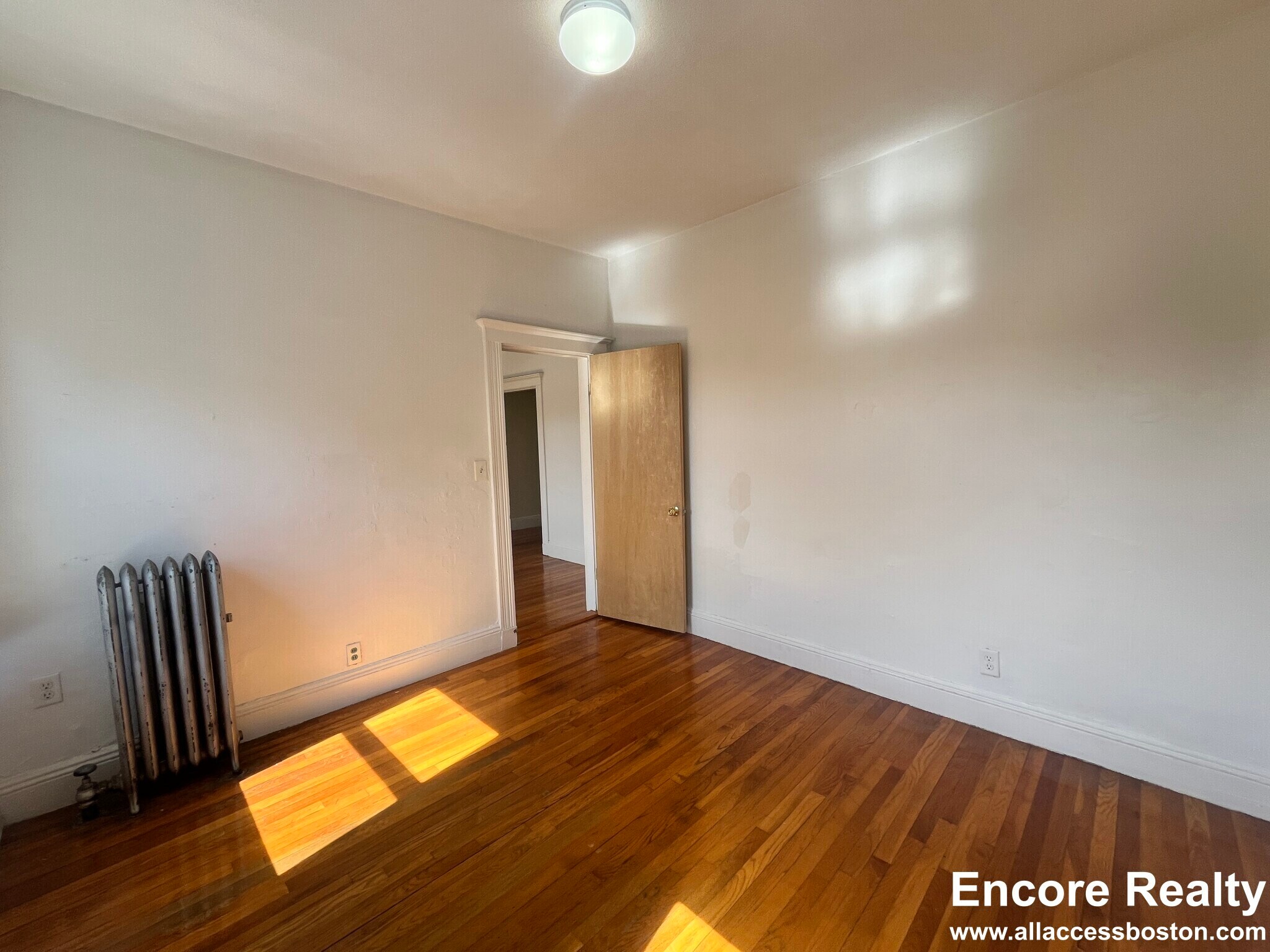 Building Photo - 8 Egremont Rd