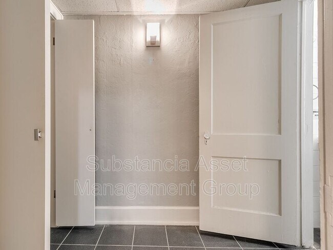 Building Photo - 429 NW 11th St