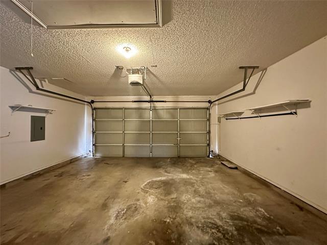 Building Photo - 7122 Deerfield Dr