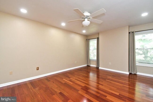 Building Photo - 6 Kanon Ct